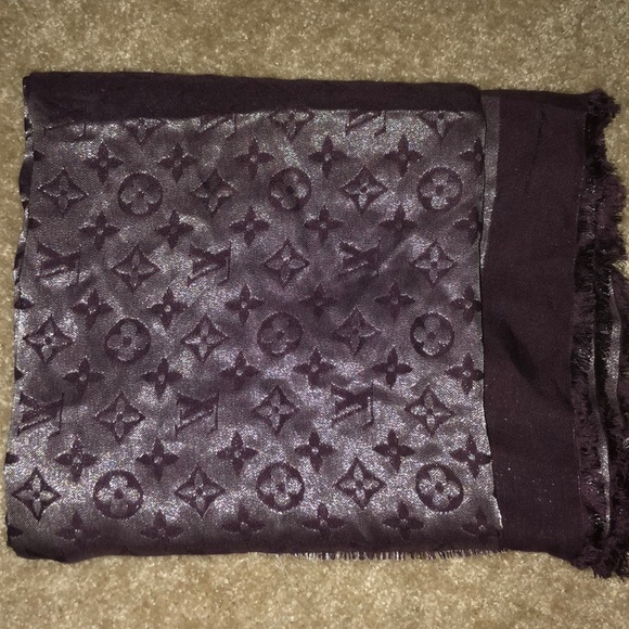 COPY - Louis Vuitton Monogram Shawl - Picture 5 of 7